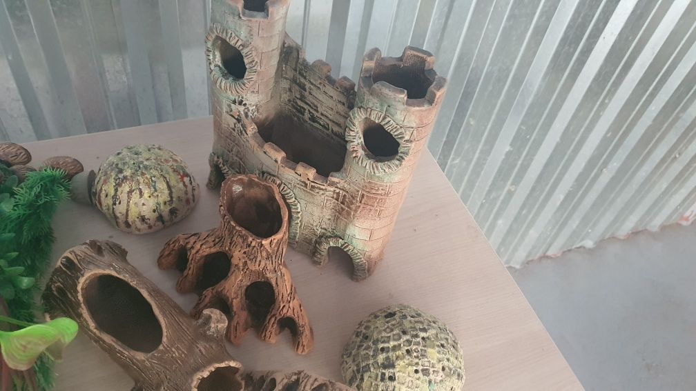 Продам Всё для Аквариума. Замки .