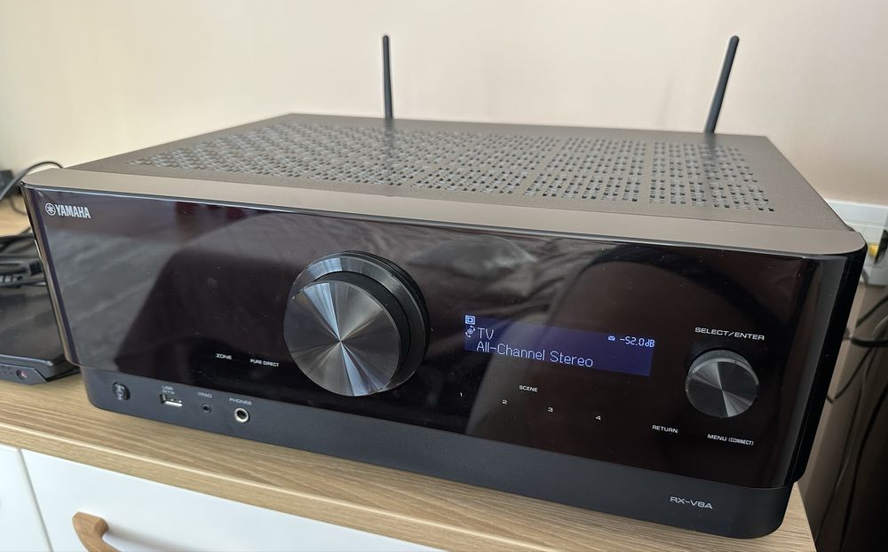 Yamaha 5.1 cu receiver RX-V6A