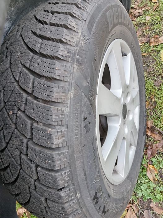 Vând cauciucuri mixte noi