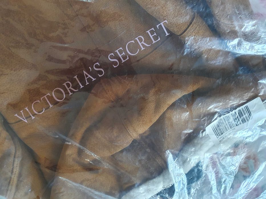 Кожено палто налично в два цвята купувани от Victoria's Secret