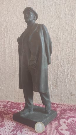 Бронзова статуетка на Ленин