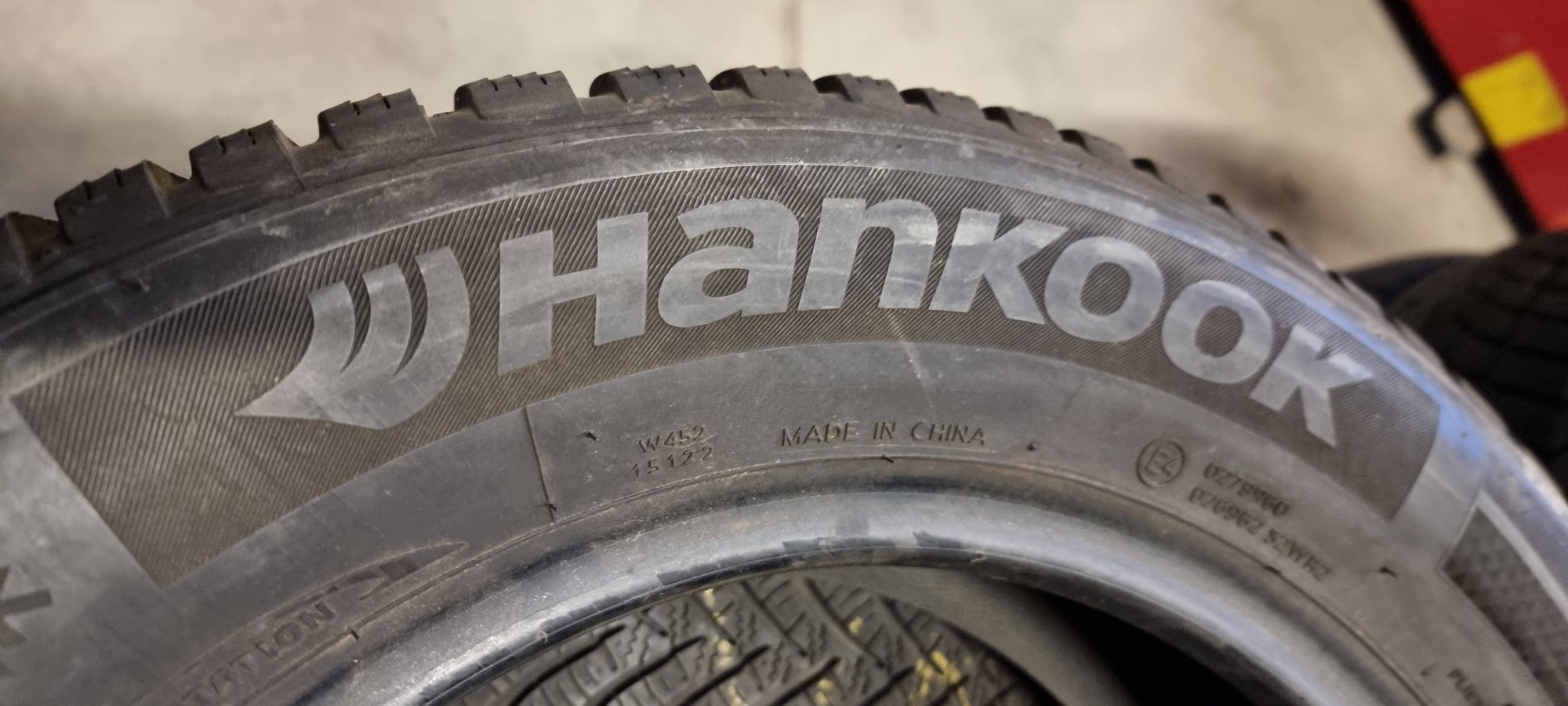 4бр Зимни гуми 185/65/15 Hankook (2019)