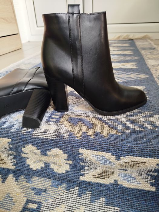 Кожени Официални боти