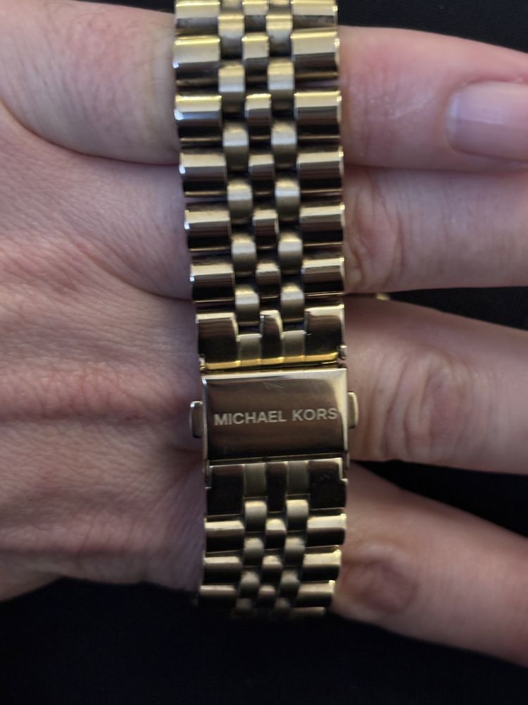 Часовник Michael Kors