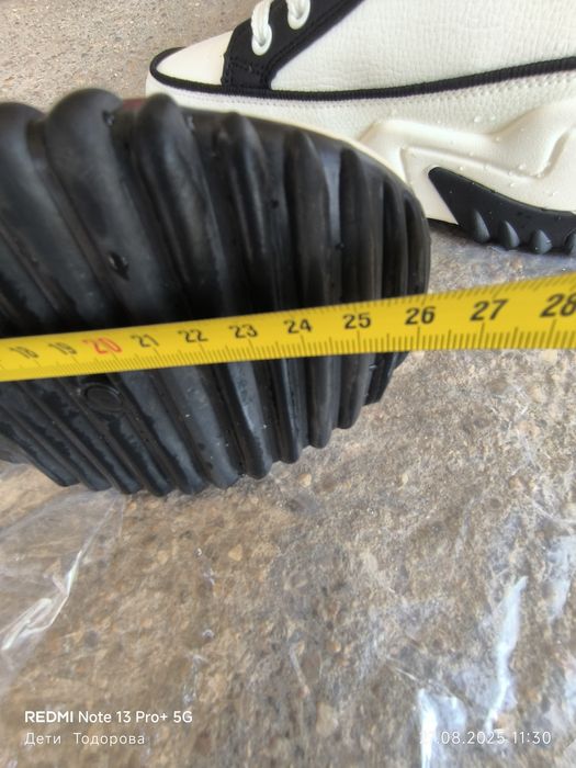 Продавам чисто нови,дамски кецове,маратонки.