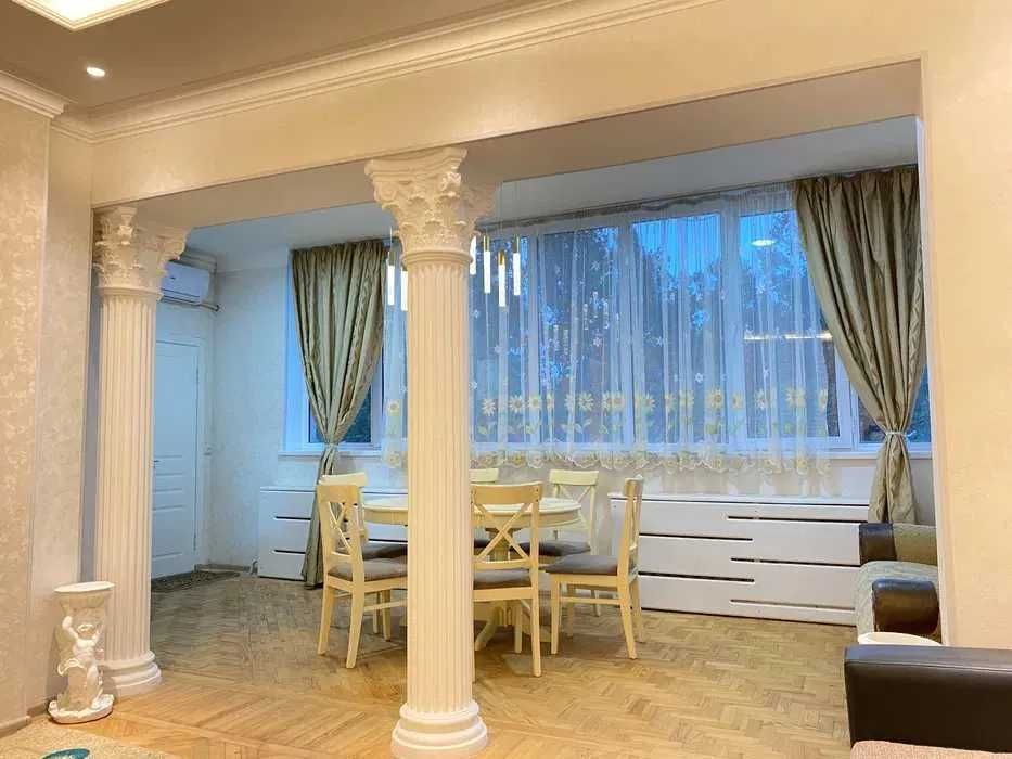 R11 Сдается Классная Квартира 2/2/5 на Ойбек Метро ор-р Гранд-Мир!!!