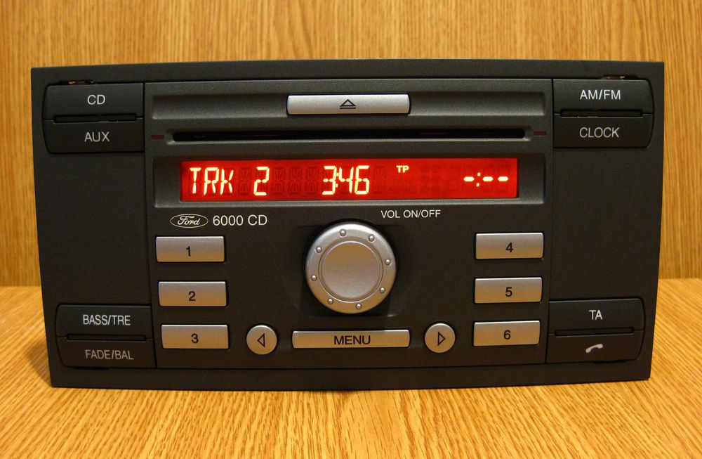 Radio CD casetofon Ford Nissan Mercedes Smart BMW Skoda