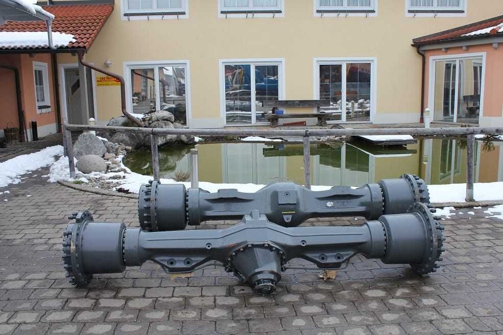 Axa fata - spate excavator Liebherr L574 -  piese de schimb Liebherr