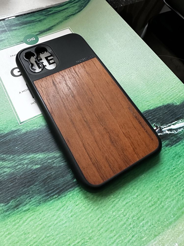 Husa Mous piele si Husă Moment lemn iPhone 11 Pro