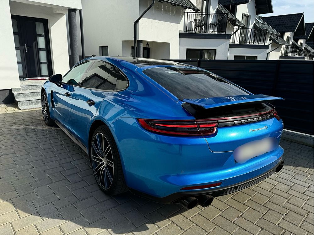 Porsche Panamera 4S