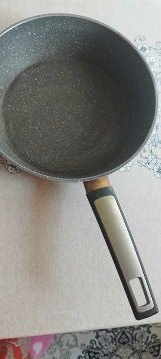 Продам сковородку большую
