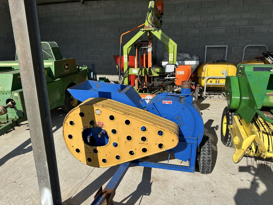 Moara cu ciocanele la cardan toaca cereale stiuleti paioase