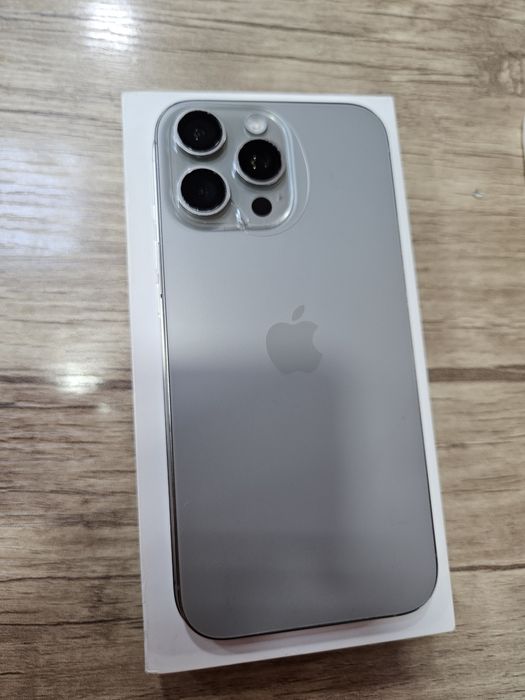 Apple iPhone 16 Pro Max