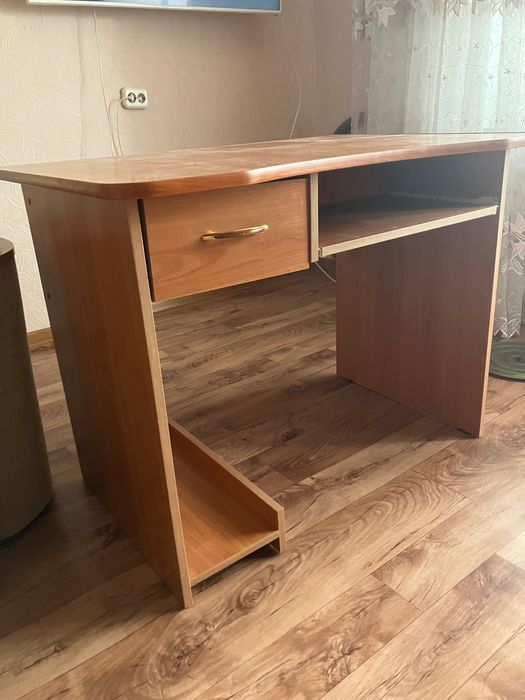 Письменный стол — 100×70 см