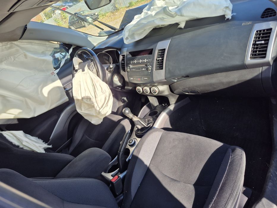 mitsubishi outlander 2.0d 2007 4x4 avariat pentru dezmembrari