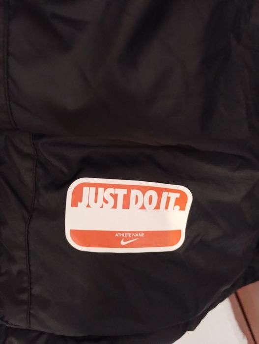 Geaca  Nike cu gluga originala