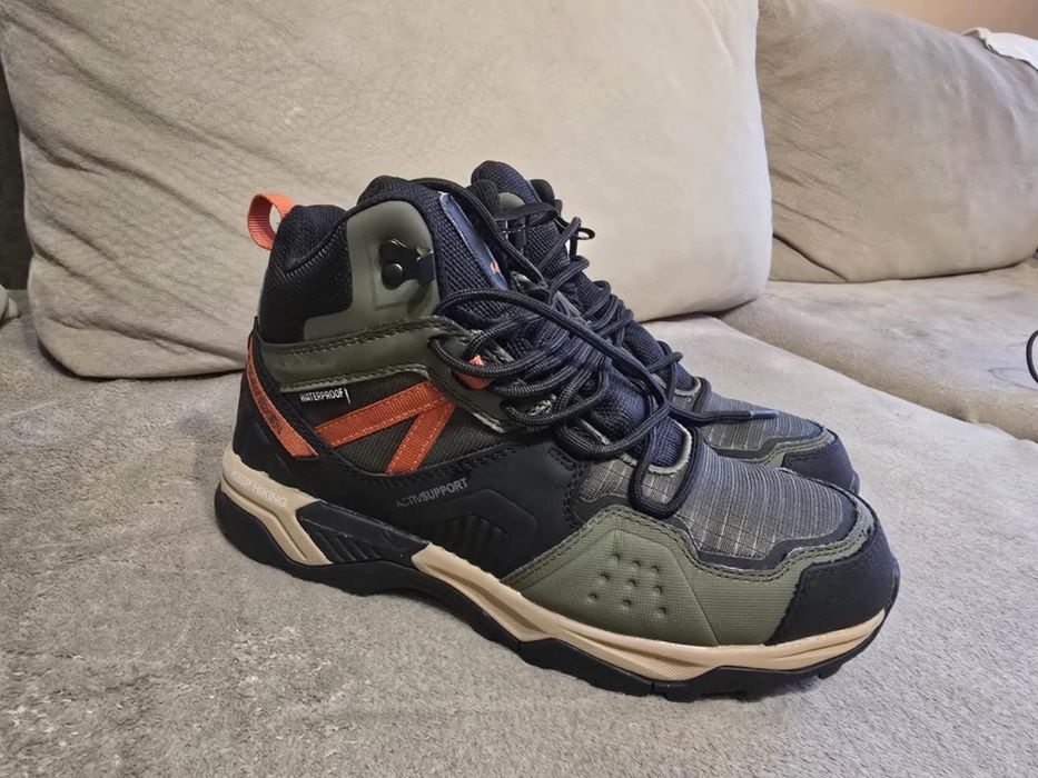 Туристически обувки.