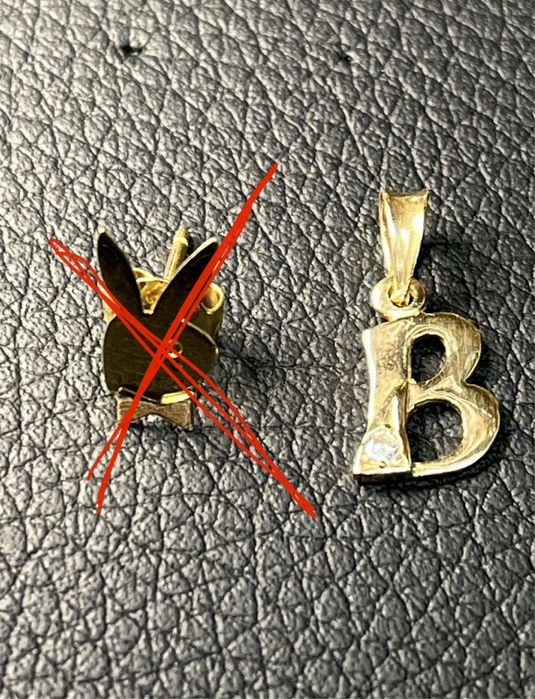 Златна обица playboy висулка буква gold 585 14 karat obica zlatno