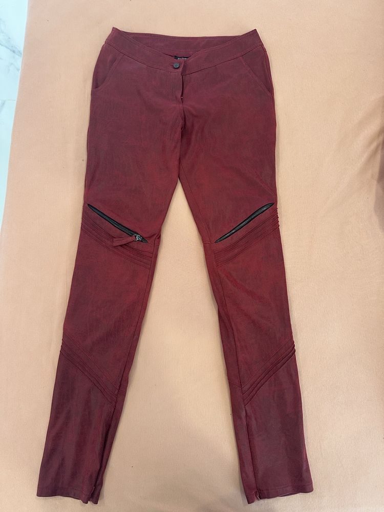 Червен панталон Alessa -С размер