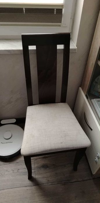 Диван,Столове и  трапезна маса