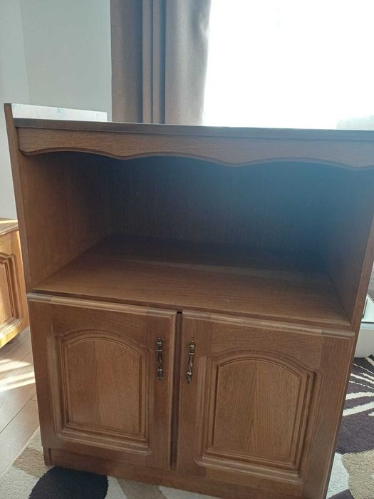 Mobilier de dormitor + mobilă living – Second Hand