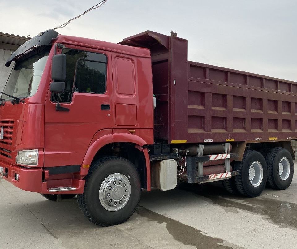 Самосвал HOWO sinotruk сотилади