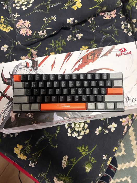 Vând tastatura gaming