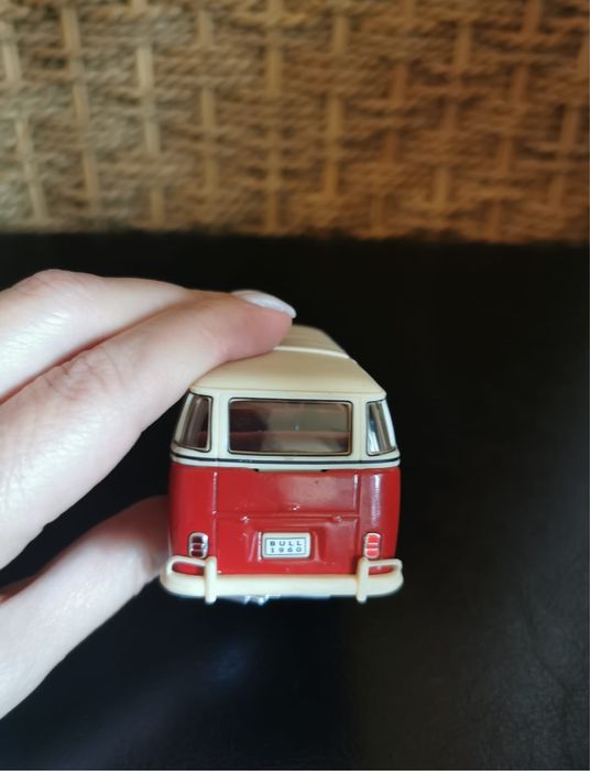 Количка hongwell cararama VOLKSWAGEN Автo.тип1-1963 Червен/бежов 1:43