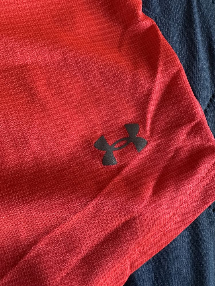 Спортна тениска UNDER ARMOUR