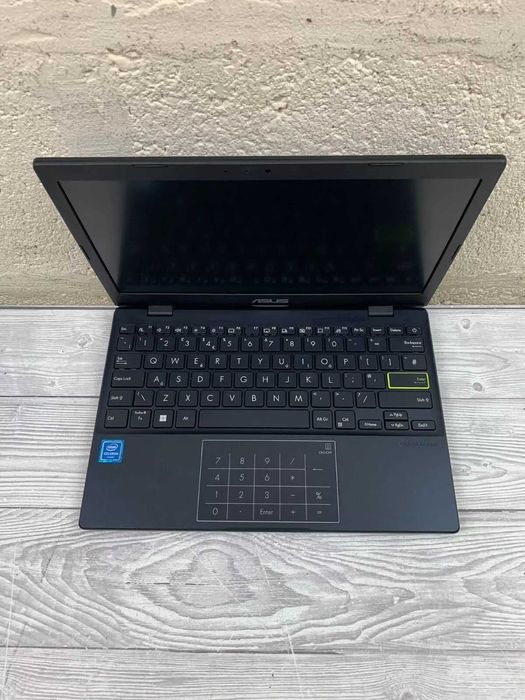Asus VivoBook E210MAB Windows 11