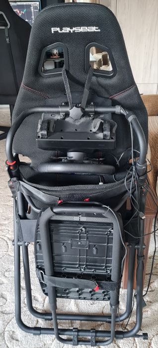 Волан с педали  Logitech и сгъваем стол