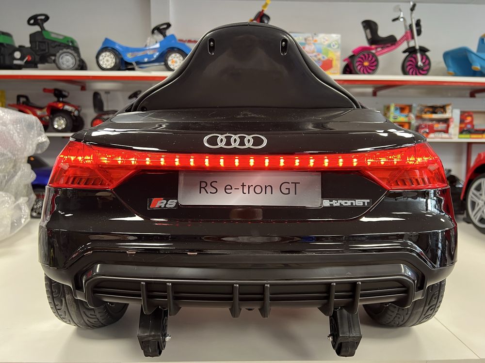 Детска акумулаторна кола Audi RS E-tron GT