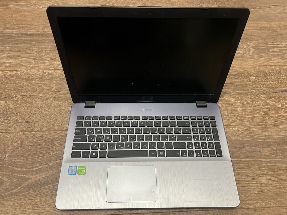 Лаптоп Asus X542U i7 nVidia GeForce 940MX + нова батерия