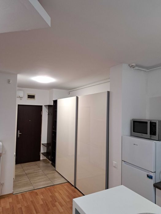 Inchiriez apartament