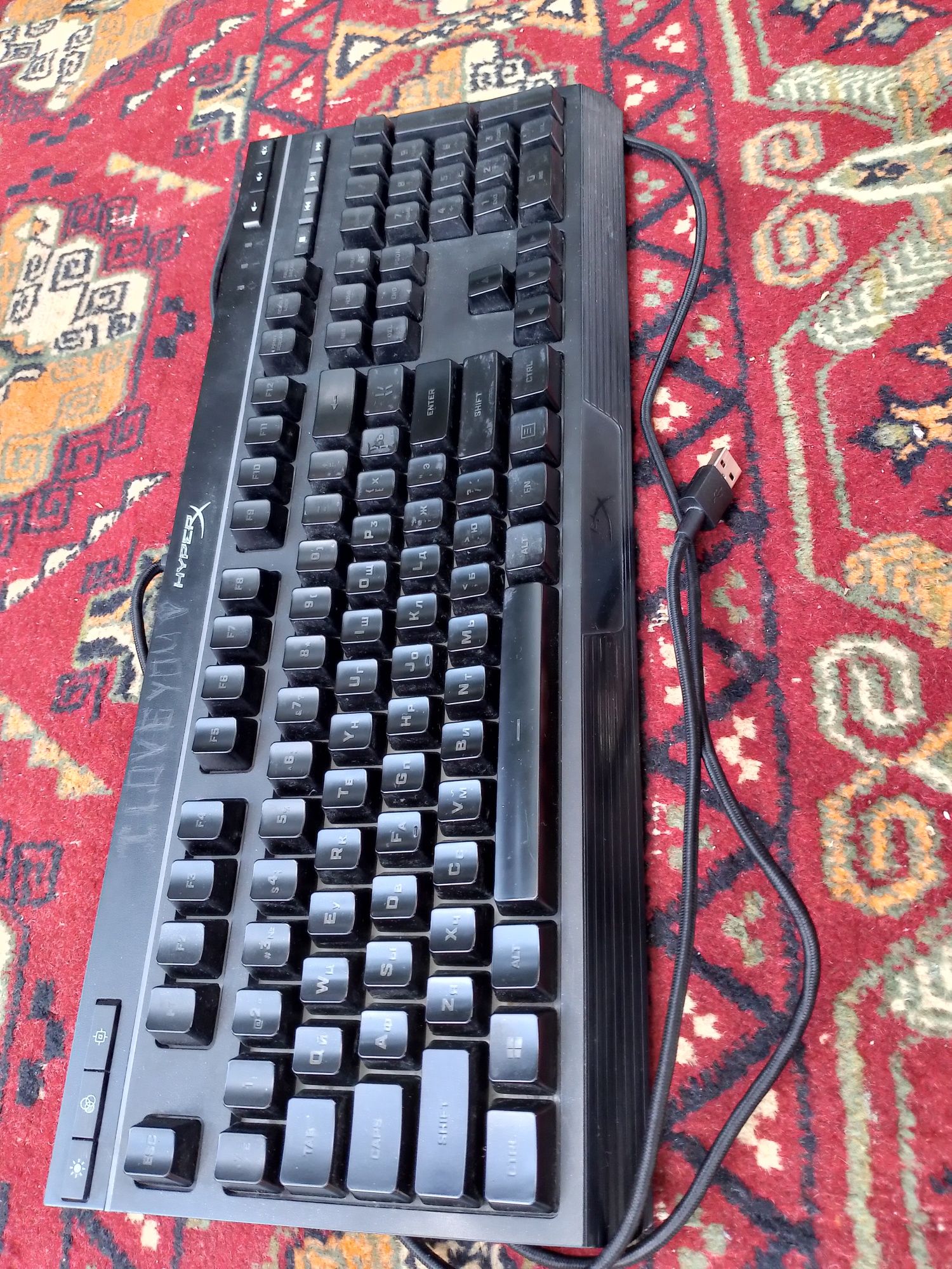 продам клавиатуру HyperX Alloy Core RGB HX-KB5ME2-RU черный
