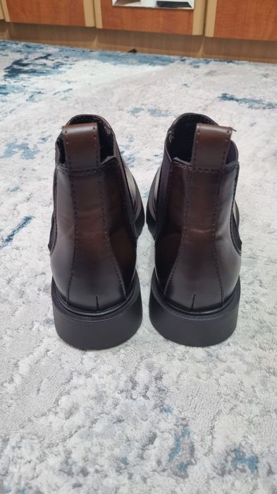 Ghete piele ZARA