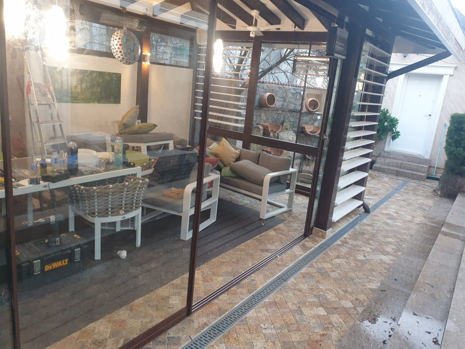 Comercializare și montaj închideri terase balcoane foisoare cu sticlă