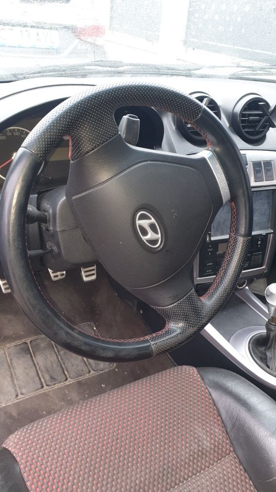 Dezmembrez/piese hyundai coupe 2.0 an 2007
