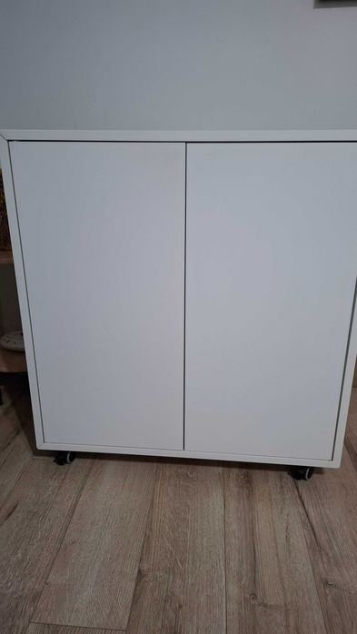 Comoda alba cu 2 usi