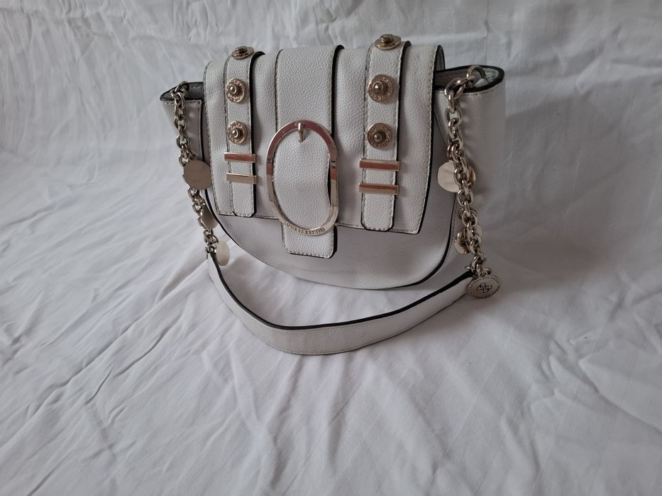 Бяла чанта Guess