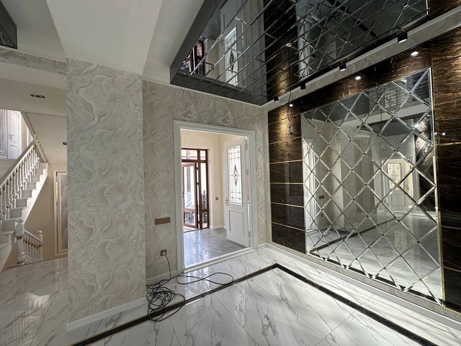 Продаётся дом. Uy sotiladi.