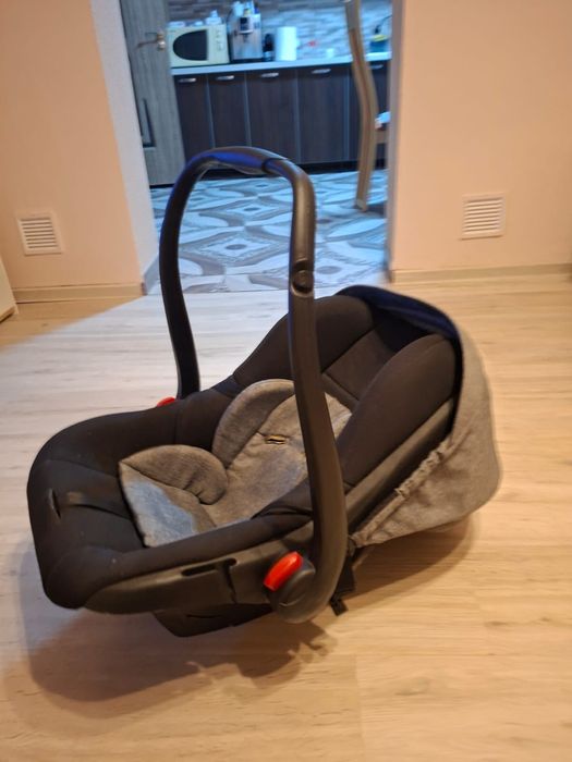 Scoică auto utilizata cu mâner reglabil