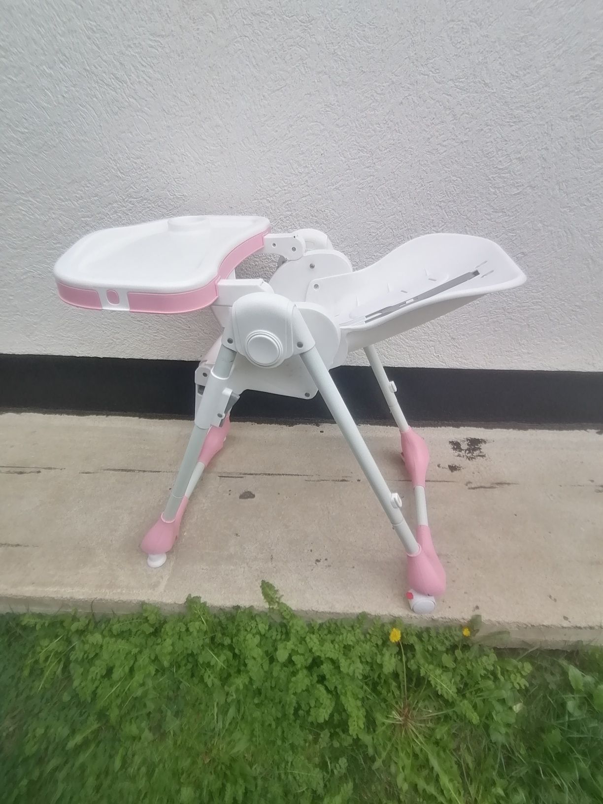 Scaun cu masă pentru bebeluși, foarte modulara și pliabila
