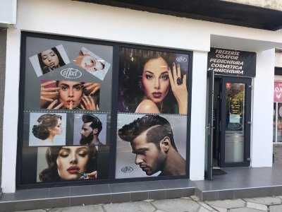 window graphics / one way vision / autocolant perforat