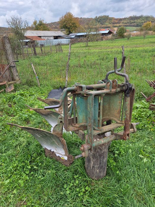 Vând plug în stare bună de funcționare