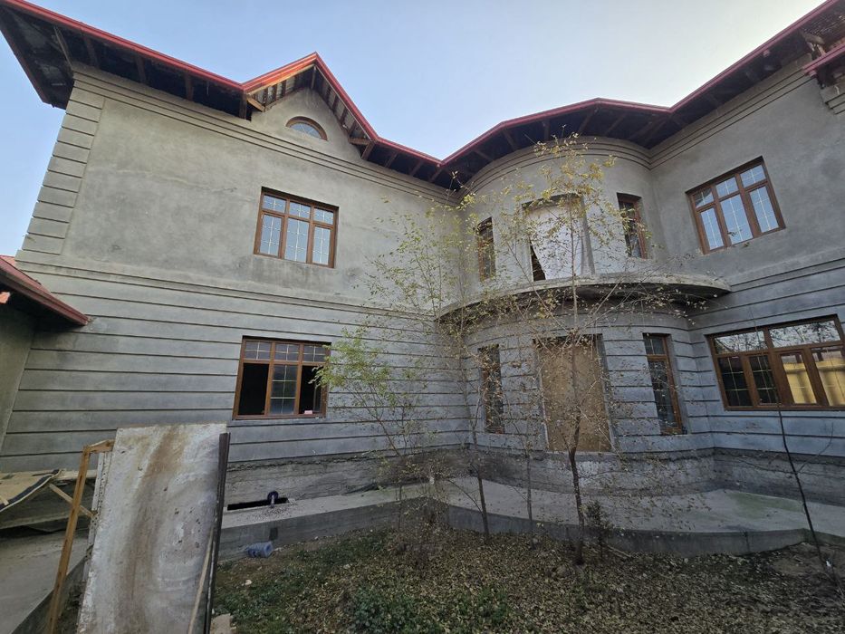 Уй 318м.кв Хасанбой Зенит