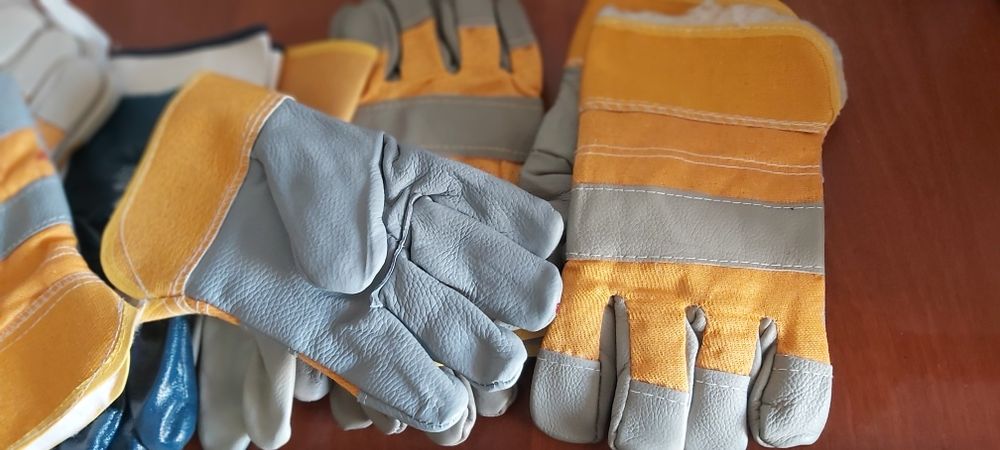 Перчатки рабочие ,плотные всесезонные , зимние