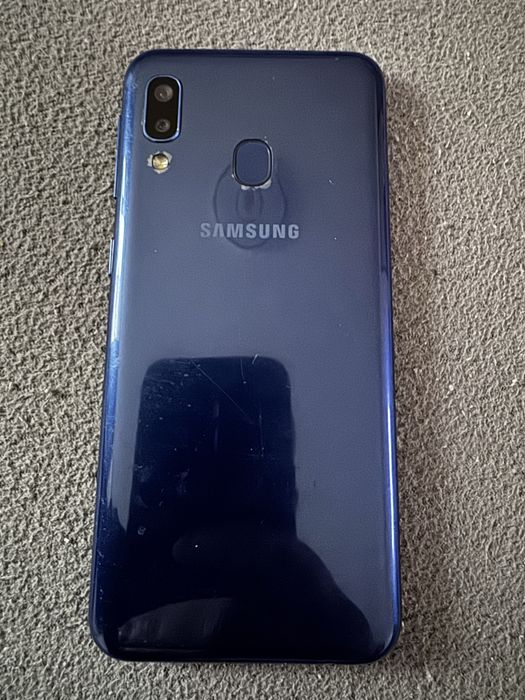 Vând Samsung A20