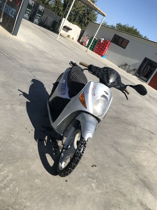 Vand scuter malaguti set de 80 cc nu porneste din cauza carburatorului