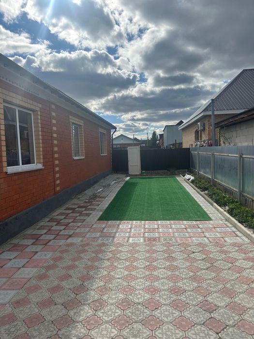 Продам Дом. 10 соток, гараж, беседка, огород все есть. Дом 2016 года.